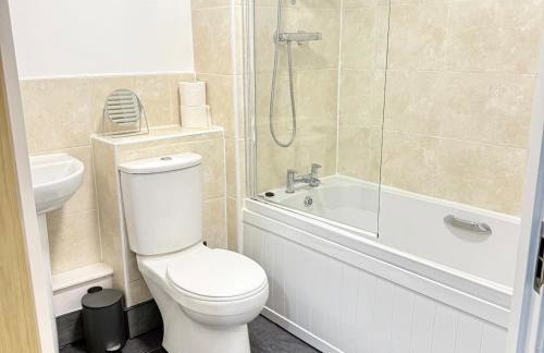 Newly Furnished Modern 2 Bedroom Flat With Free Parking in Humberstone Leicester - Foto 9