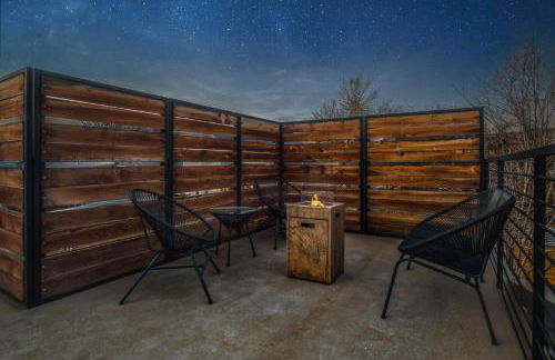 Timber & Tin H 2Bed 2Bath w Pool & Rooftop Deck - Foto 13