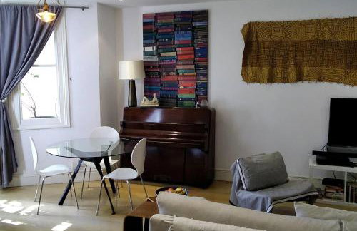 Super Kensington apt sleeps 2 to 4 with free WiFi - Foto 12