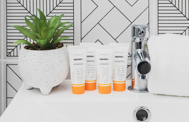 Minimalist Studio in Warsaw by Renters - Foto 23