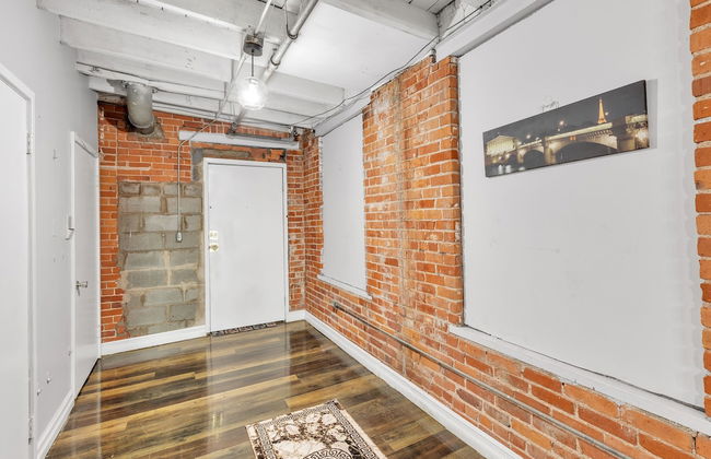 Stylish Chic Retreat At Lafayette Lofts 1 Bedroom Apts by RedAwning - Foto 20