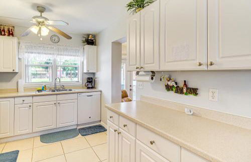 1 Mi to Lake Jackson Home with Screened Patio! - Foto 8