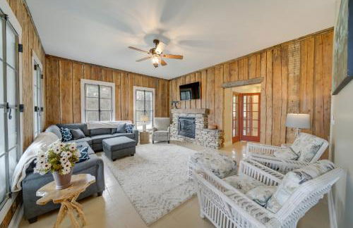 Scenic Loon Lake Adventure Retreat with Dock! - Foto 1