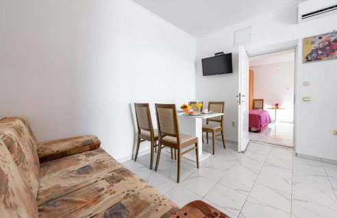 Pet Friendly Apartment In Dubravica - Foto 17