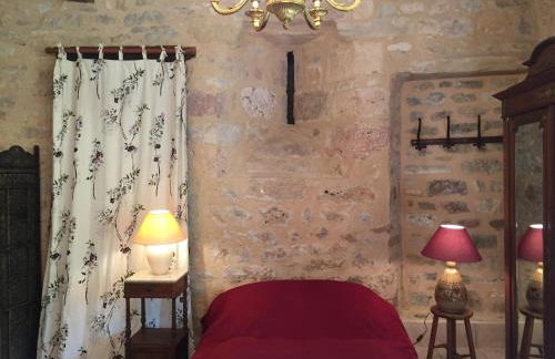 Séjour à deux au Château d'Autoire, studio de charme, tonnelle, vue vallée et village - Foto 12