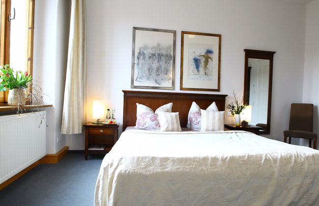 Schloss Weißenburg - Photo 79