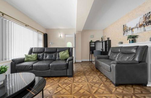 Lovely Greater MCR Family Home by City SuperHost - Photo 22