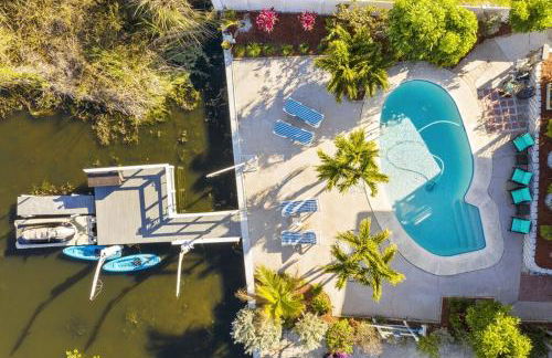 Exquisite Lakefront Pool House Awaits Pool 10 PPL - Foto 73