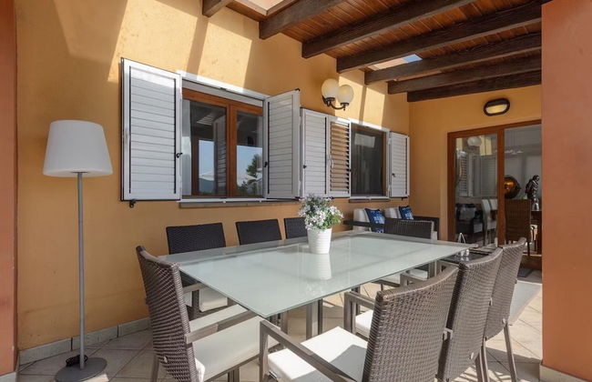 Modern Villa With Pool Near Town - Foto 22