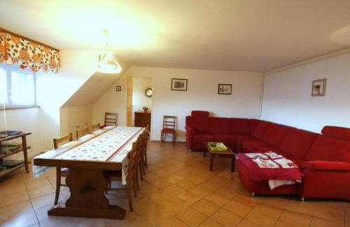 Maison familiale à Orbey, 3 chambres, parking privé, espace vert, jeux pour enfants - FR-1-744-26 - Foto 2