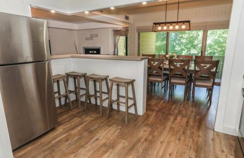 Seven Springs 2 Bedroom Premium Condo, Pet Friendly! by RedAwning - Foto 22