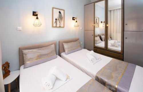 Sunrise Suite Olympiada - Luxury Beachfront Escape - Photo 23