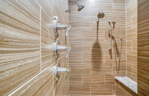 Elegant Sunset Meadow Ranch in Texas with Hot Tub - Photo 27