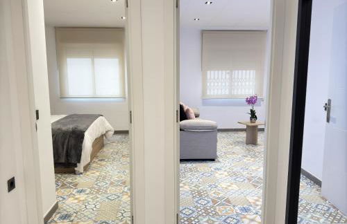 Céntrico, reformado, frente a playa de Alicante y piscina - Photo 5