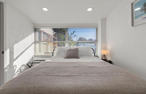 Yellow Door Oasis airport, cruise port and beach close-by - Foto 37