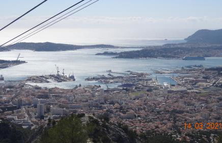 Appartement mignon calme douillet ascenseur clim étage élevé proche parking et toutes commodités au coeur du Toulon historique - Photo 38