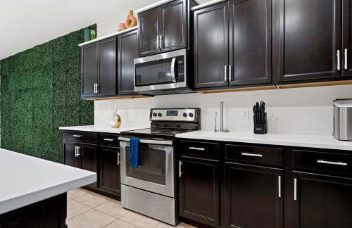 Comfortable Vacation Home Great Resort Pool/Spa Sleeps 20 - Foto 28