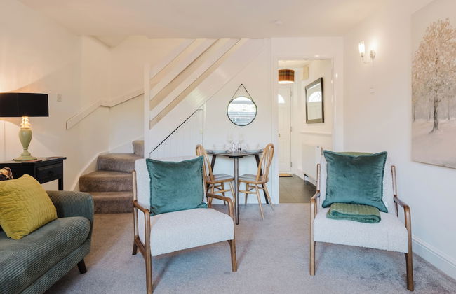 Corner House - Bright 2BD in Cheltenham - Photo 44