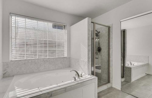 Luxury Holiday Home 5BR Hot Tub, Pool & Beautiful Backyard - Foto 19