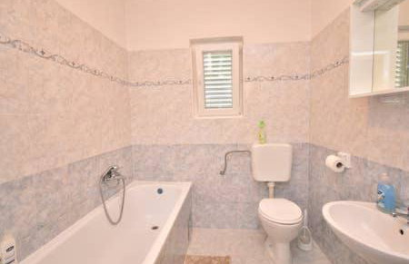 Holiday home Dinko - Photo 36