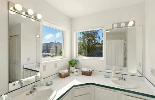 Coastal Place - BEST location in Downtown! - Photo 29