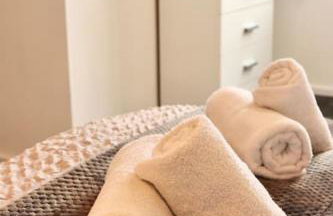 Charming 3 Bedroom Property FREE WiFi & Parking - Foto 11