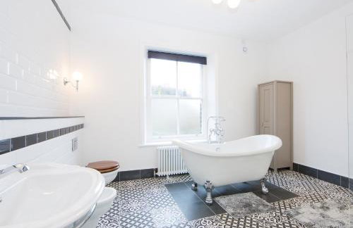 Queen Ann's Close - Photo 18