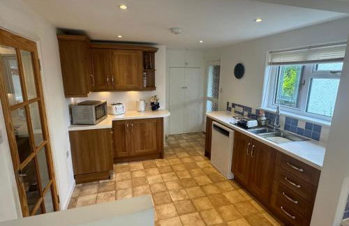 Homely 4 bed in Barnstaple - Foto 11