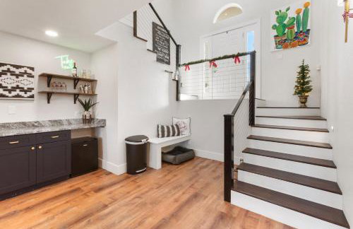 Heated Pool and Jacuzzi, Scenic Mountain View, Lux and Cozy, - Foto 10