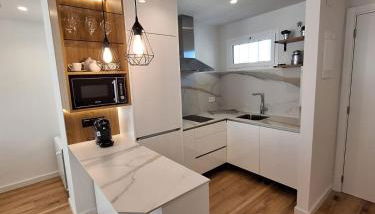 SEAFRONT APARTMENT - Photo 3