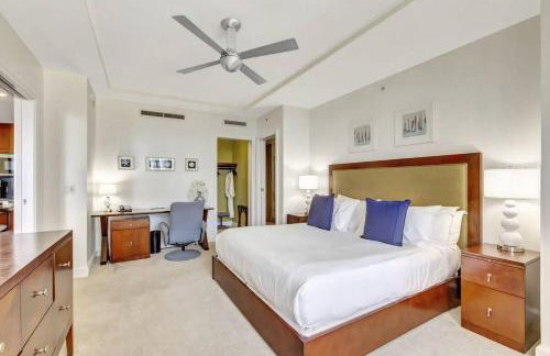 2B Beachfront condo! Pool! Games! 15 mins to PBI! - Foto 14