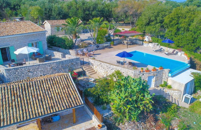 Villa Helona in Lithiasmenos - Photo 4