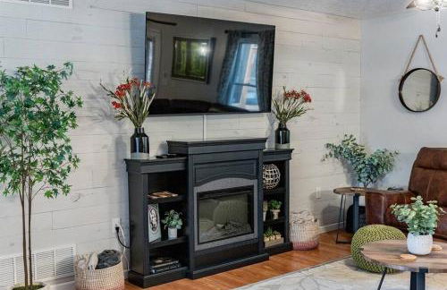 Massanutten 2 King Suites 4 BR Hot Tub Game Room Kids Toys Flower on the Mountain - Foto 17