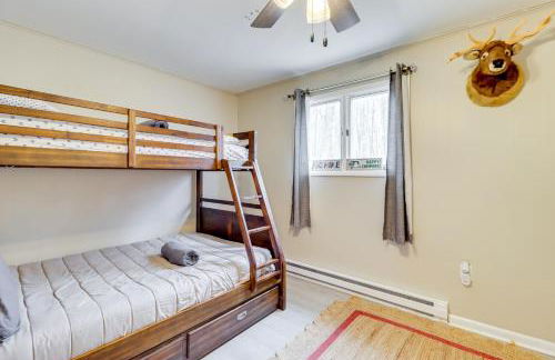 Beach Access BBQ-Ready Poconos Family Getaway! - Foto 11