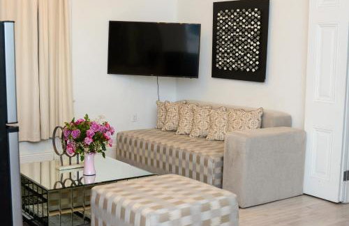 Best Location! 4 BR! Next to French QT by YouRent - Foto 107