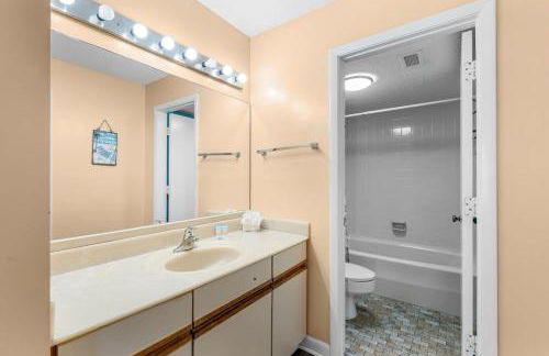 East-End PCB Condo with Gulf Views & Beach Access - Foto 20