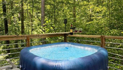 Romantic Cabin, Hot Tub, Lake Access, OutdoorLiving! - Photo 3