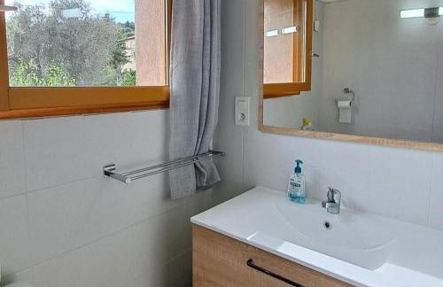 3 Bed House Sleeps 8 -Private Garden -Pets Ok - Foto 35