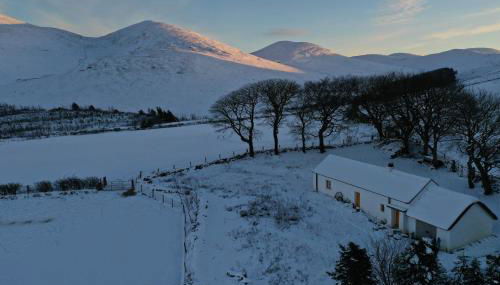 Thistle Thatch Cottage and Hot Tub - Mourne Mountains - Foto 3
