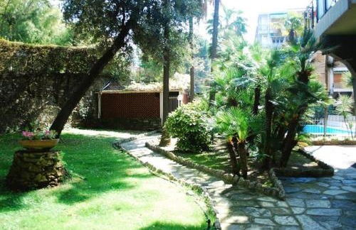 affascinante bilocale con piscina - Photo 7