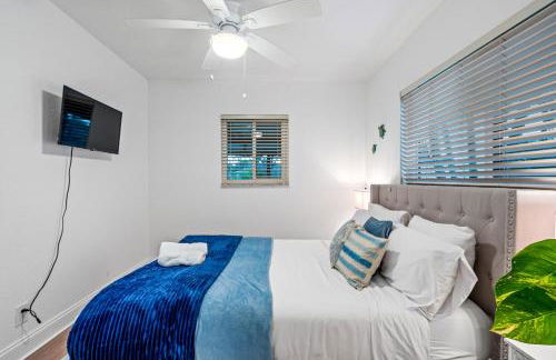 VacationSunwind Delray home! Water Front Pool Dock near Beach - Foto 23