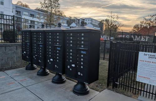 Queen City Castle - Rooftop, Garage, King Beds, Pet Friendly - Foto 41