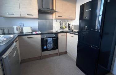 Spacious 2 bedroom flat nearby train and bus station - Foto 10