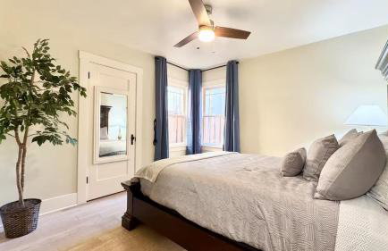 Iconic 2BR Bungalow, Short Walk to SJSU, with Parking - Foto 17