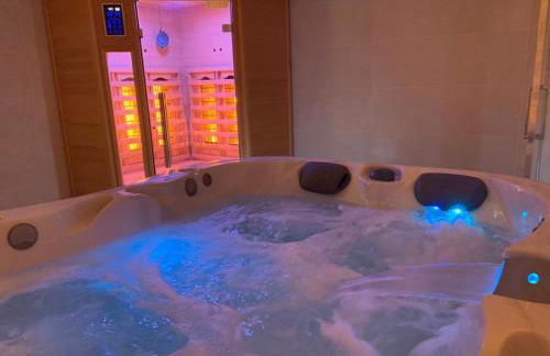 *Romance Jacuzzi* Appartement Spa pour les amoureux ou les solos - Foto 1