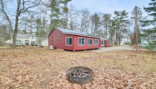 Scenic Evans Hideaway Steps to Lake Huron! - Foto 3