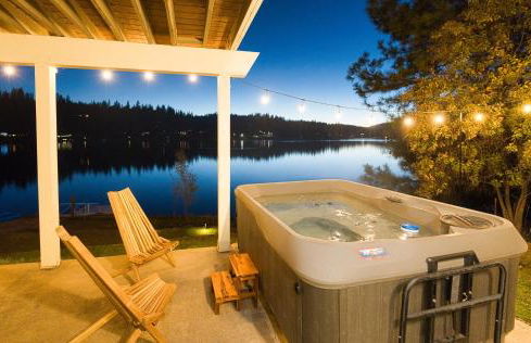 Lakefront Villa with 180 degree view private dock and boats - Foto 7