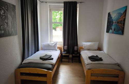 Preiswerte Apartments für Monteure, WLAN, Smart-TV & kostenfreie Parkplätze - Foto 22