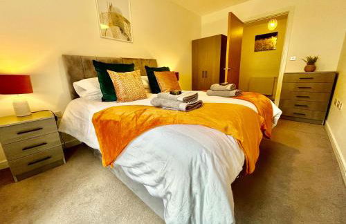 Spacious 2 bed ground floor apartment, Free parking, close to Historic dockyard & Gunwharf Quays - Foto 7