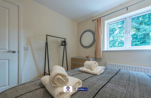 Last-Minute Escapes ! Summer Days l RTM Stay l 4 -Bed House By Finesse Stays Short Lets & Serviced Accommodation Wakefield With Parking, Contractors - Foto 36